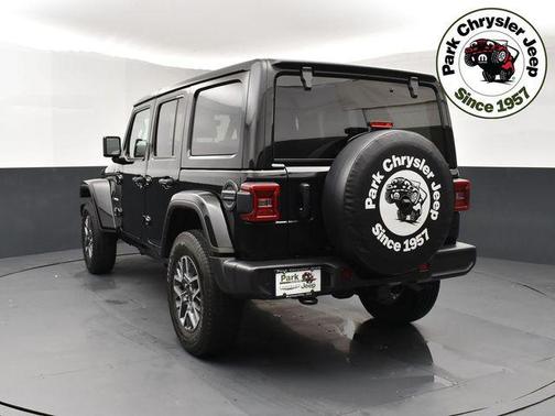2024 Jeep Wrangler 4-Door Sahara 4x4