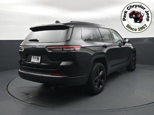 Diamond Black Crystal Pearlcoat 2025 Jeep Grand Cherokee L Limited