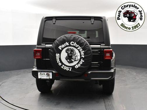 2024 Jeep Wrangler 4-Door Sahara 4x4