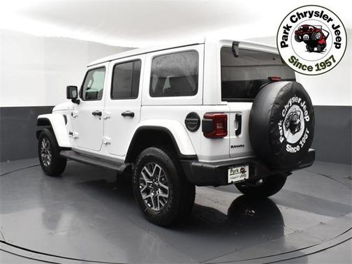 2025 Jeep Wrangler 4-Door Sahara 4x4