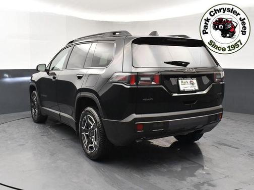 Diamond Black Crystal Pearlcoat 2026 Jeep Cherokee Limited