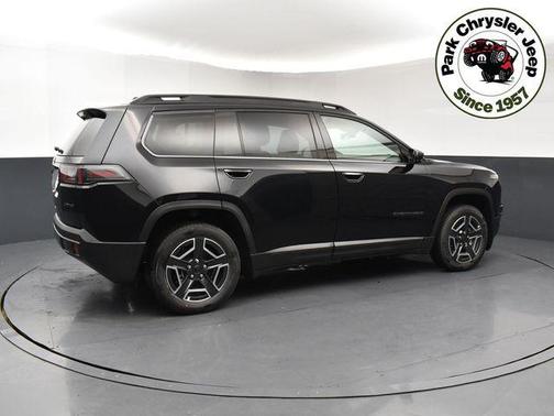 Diamond Black Crystal Pearlcoat 2026 Jeep Cherokee Limited
