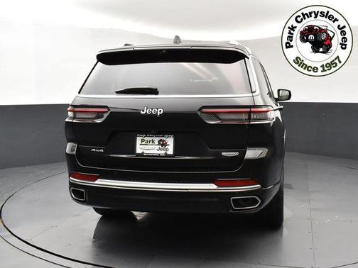 Diamond Black Crystal Pearlcoat 2023 Jeep Grand Cherokee L Summit Reserve