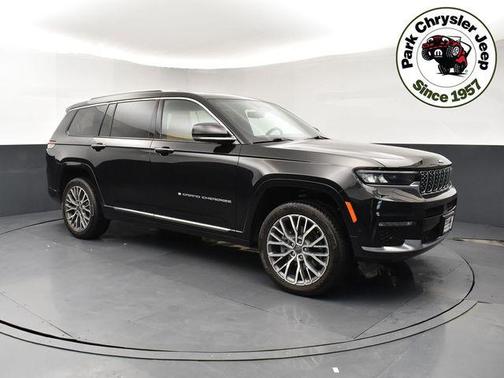 Diamond Black Crystal Pearlcoat 2023 Jeep Grand Cherokee L Summit Reserve