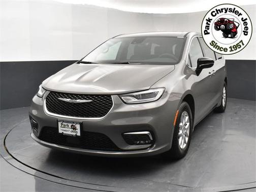 2025 Chrysler Pacifica L