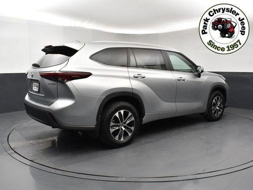 2024 Toyota Highlander Hybrid XLE