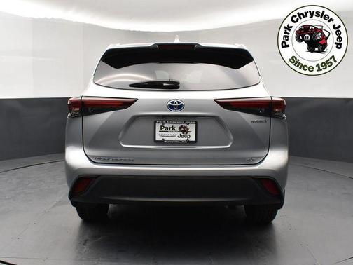 2024 Toyota Highlander Hybrid XLE