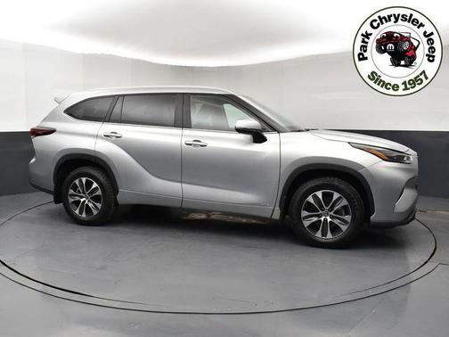2024 Toyota Highlander Hybrid XLE