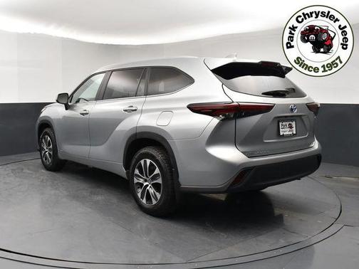 2024 Toyota Highlander Hybrid XLE