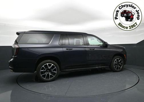Dark Ash Metallic 2026 Chevrolet Suburban RST