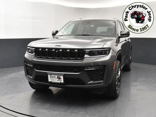 baltic gray metallic clearcoat 2026 Jeep Grand Cherokee Summit