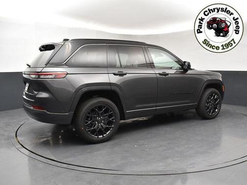 baltic gray metallic clearcoat 2026 Jeep Grand Cherokee Summit
