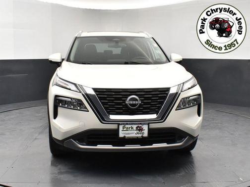 Pearl White Tricoat 2023 Nissan Rogue SL