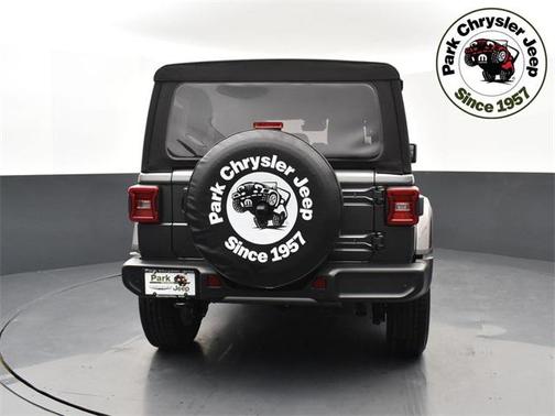 2024 Jeep Wrangler 4-Door Sahara 4x4