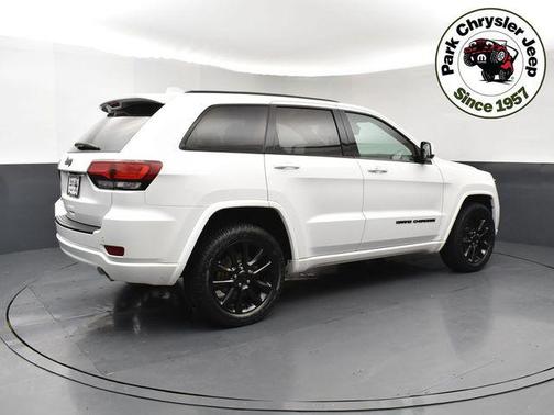 Bright White Clearcoat 2018 Jeep Grand Cherokee Altitude