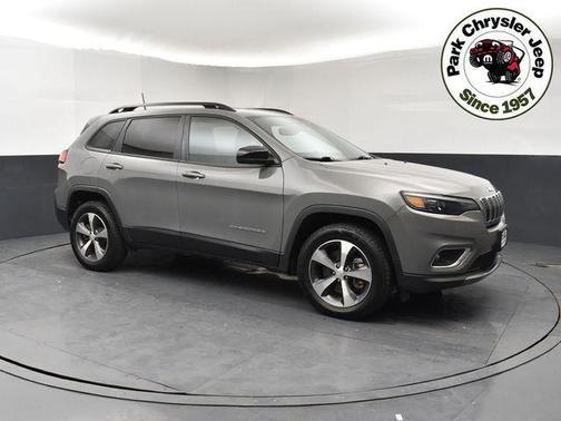 Sting-Gray Clearcoat 2022 Jeep Cherokee Limited