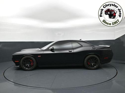 Phantom Black Tri-Coat Pearl 2015 Dodge Challenger SRT 392