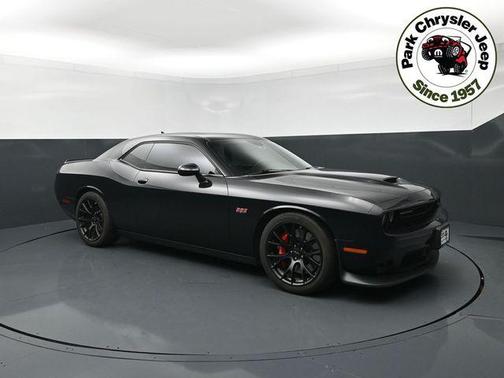 Phantom Black Tri-Coat Pearl 2015 Dodge Challenger SRT 392