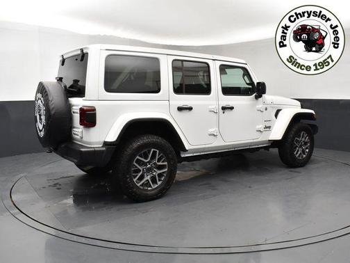 2024 Jeep Wrangler 4-Door Sahara 4x4