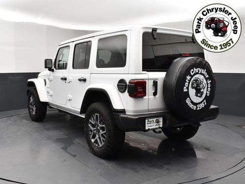 2024 Jeep Wrangler 4-Door Sahara 4x4