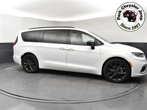 2024 Chrysler Pacifica Limited