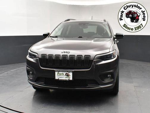Granite Crystal Metallic Clearcoat 2023 Jeep Cherokee Altitude