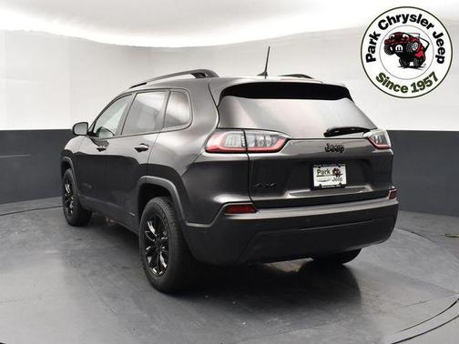 Granite Crystal Metallic Clearcoat 2023 Jeep Cherokee Altitude