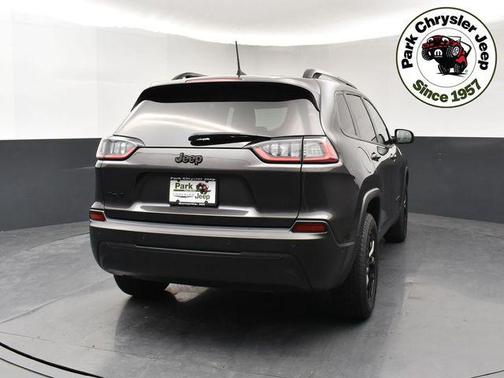 Granite Crystal Metallic Clearcoat 2023 Jeep Cherokee Altitude