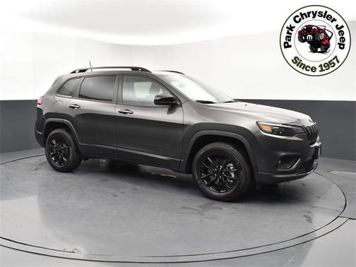 Granite Crystal Metallic Clearcoat 2023 Jeep Cherokee Altitude