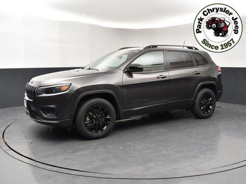 Granite Crystal Metallic Clearcoat 2023 Jeep Cherokee Altitude