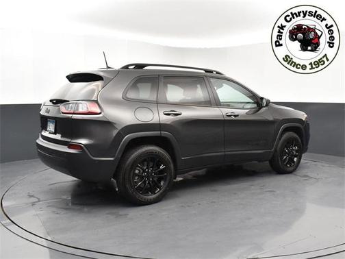 Granite Crystal Metallic Clearcoat 2023 Jeep Cherokee Altitude