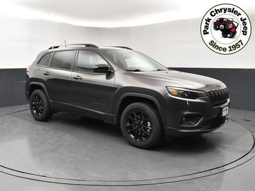 Granite Crystal Metallic Clearcoat 2023 Jeep Cherokee Altitude