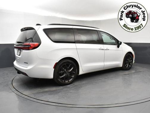 2024 Chrysler Pacifica Limited