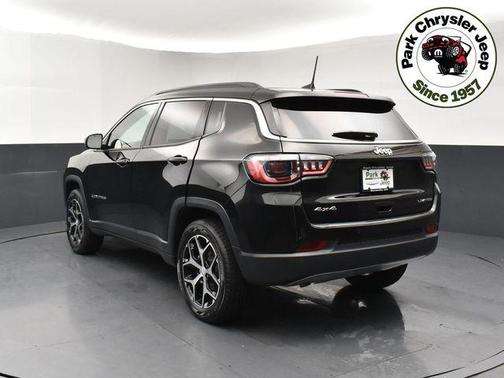 Diamond Black Crystal Pearlcoat 2024 Jeep Compass Limited
