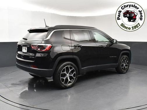 Diamond Black Crystal Pearlcoat 2024 Jeep Compass Limited