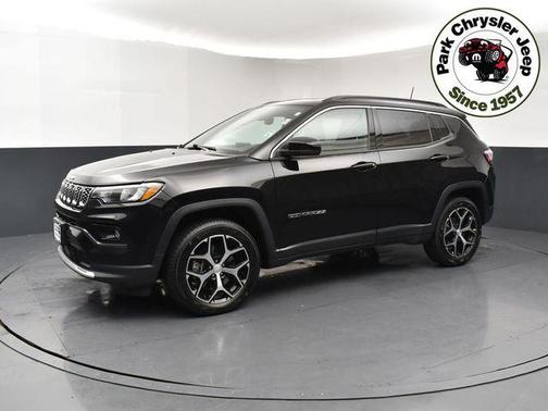 Diamond Black Crystal Pearlcoat 2024 Jeep Compass Limited
