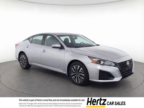 Brilliant Silver Metallic 2024 Nissan Altima 2.5 SV