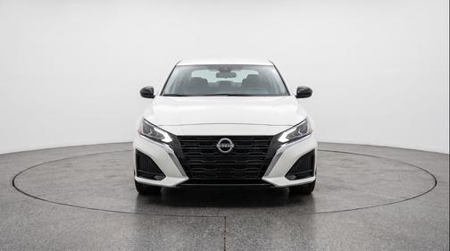 Glacier White 2025 Nissan Altima SV FWD