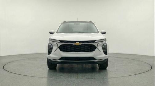 Summit White 2025 Chevrolet Trax LT