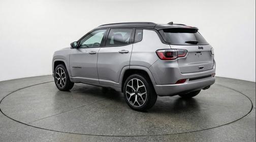 Silver Zynith Metallic Clearcoat 2025 Jeep Compass Limited