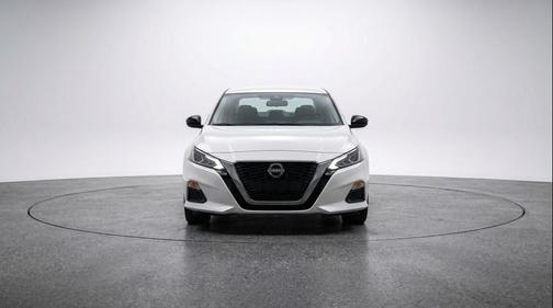 Glacier White 2025 Nissan Altima SV FWD
