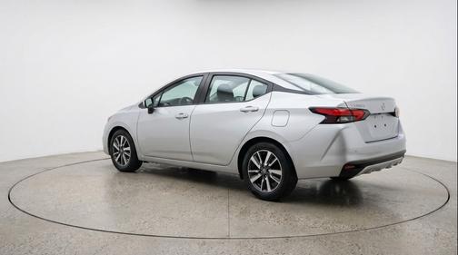Brilliant Silver Metallic 2025 Nissan Versa 1.6 SV