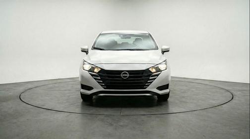 Brilliant Silver Metallic 2025 Nissan Versa 1.6 SV