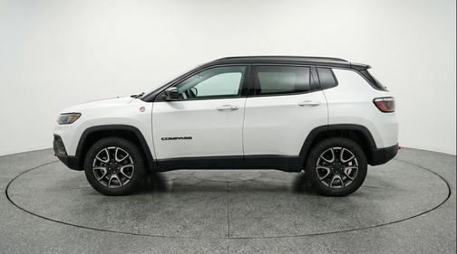 Bright White Clearcoat 2025 Jeep Compass Trailhawk
