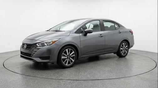 Gun Metallic 2025 Nissan Versa 1.6 SV