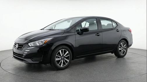 Super Black 2025 Nissan Versa 1.6 SV