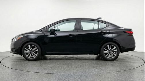 Super Black 2025 Nissan Versa 1.6 SV