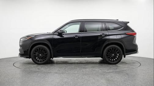 Midnight Black Metallic 2025 Toyota Highlander LE