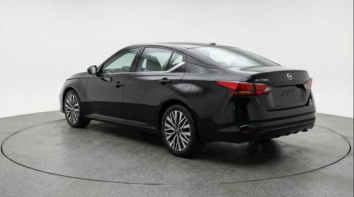 Super Black 2025 Nissan Altima SV FWD