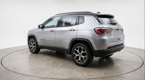 Silver Zynith Metallic Clearcoat 2025 Jeep Compass Limited